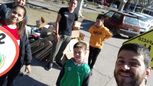 Laguna Paiva: recolectan cartón y papel para plantar árboles nativos