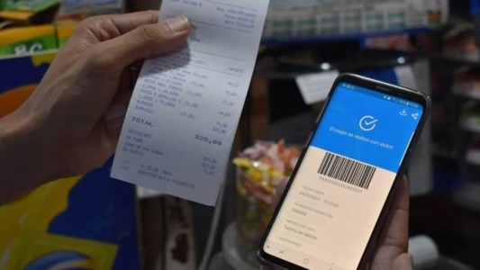 Billetera Santa Fe sale a los barrios populares para buscar más usuarios y no cambia el tope de reintegro