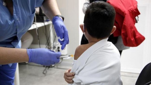 Apenas 50 menores de 3 años se vacunaron contra el Covid en el Hospital Alassia