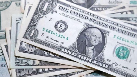 El Gobierno analiza cambios en la compra del "dólar ahorro"