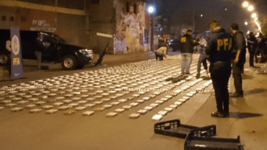 Secuestraron 1500 kilos de cocaína en Emplame Graneros