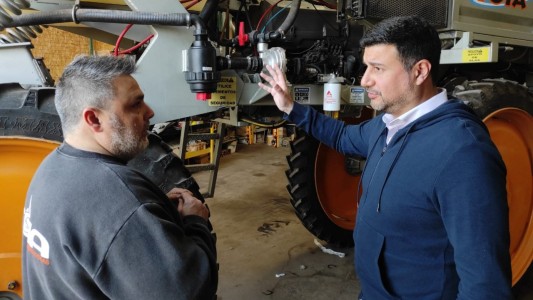 Marcos Cleri en fábricas de Armstrong, Las Parejas y Las Rosas