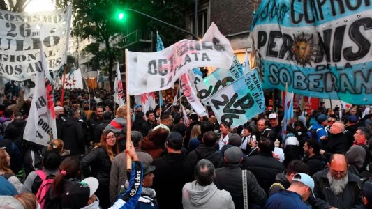 Sigue la vigilia frente a la casa de Cristina Fernández de Kirchner