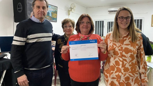 Entrega de certificados del programa provincial Mayores en Red en la ciudad de Coronda