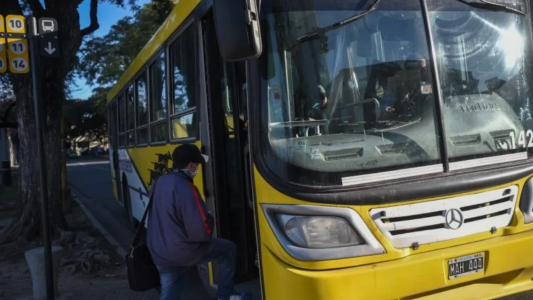 Los colectivos circulan con las frecuencias de un domingo