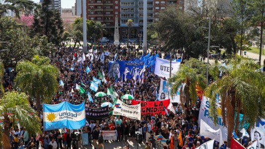 "Un hecho de esta magnitud tiene que hacernos reflexionar a todos", sostuvo Perotti