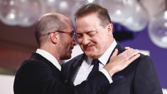 Video: Brendan Fraser rompió en llanto tras recibir una ovación de ocho minutos en el Festival de Venecia