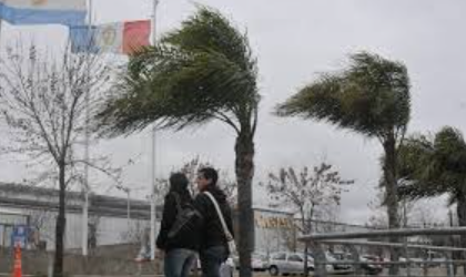 Rige un alerta amarillo por fuertes vientos en la ciudad y la región