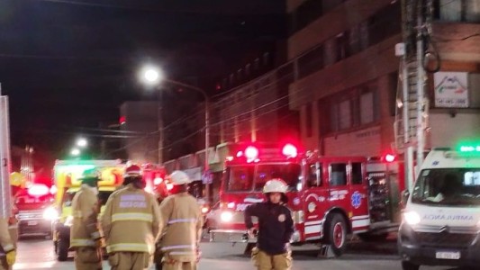 Nueve personas siguen en terapia intensiva tras incendio en edificio de Bariloche