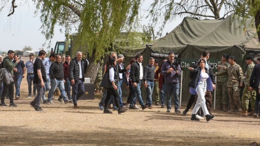 Cabandié se reunió con intendentes y legisladores en Alvear