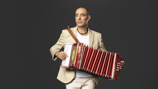 Llega al escenario de ATE Casa España “El equilibrista” de la mano de Mauricio Dayub.