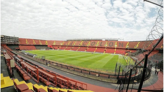 Después de la amenaza a los jugadores, los dirigentes y funcionarios de seguridad planifican  el partido de Colón del lunes