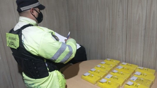 Ceres: detuvieron a un camionero que llevaba casi 15 kilos de cocaína