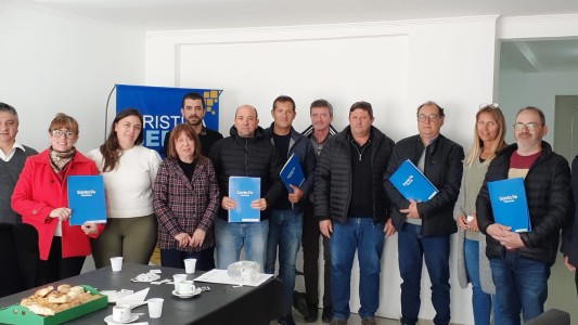Entrega de aportes económicos a clubes del departamento San Martín