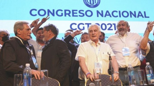 El Presidente recibió a la CGT en Olivos para hablar de paritarias: exploran la idea de un bono de fin de año