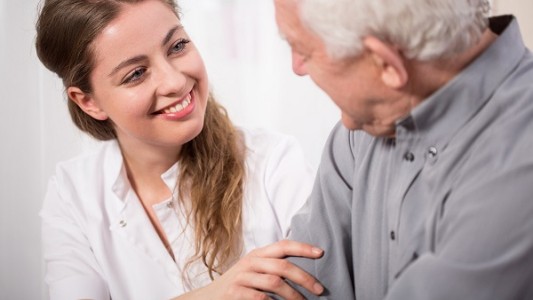 Cuidadores domiciliarios: Como es la inscripción para tener trabajo