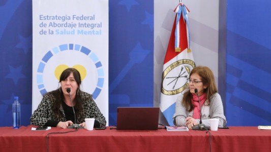 Se realizó un conversatorio sobre el abordaje mediático del suicidio