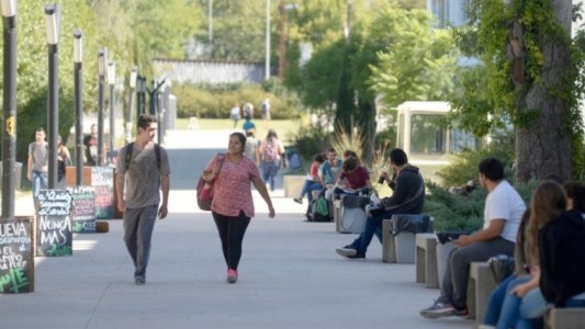 Terror en la Universidad de La Plata: un preso fue a rendir un exámen e intentó fugarse