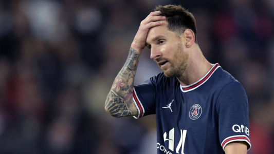 Messi sufrió una molestia muscular y será baja en el PSG