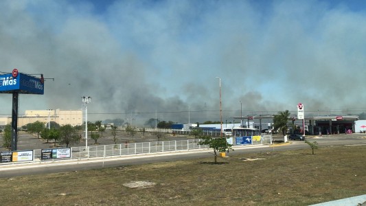 Quema de pastizales a metros de la Ruta 168