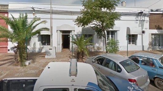 Intentó robar una moto apuntando con un arma a una nena y su mamá