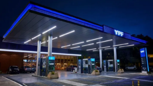 El Gobierno advirtió que volverá a aumentar la nafta antes de fin de año