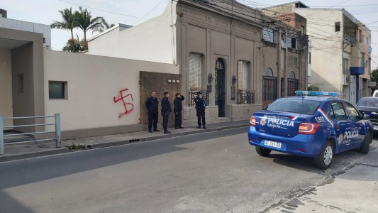 Pintaron una esvástica en una sinagoga del centro de la ciudad