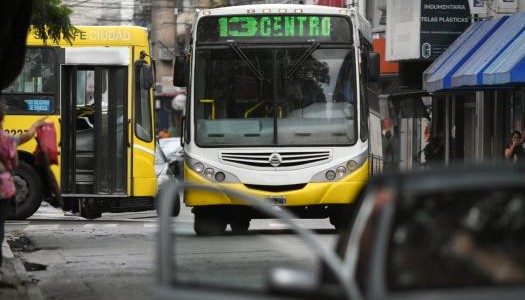 En medio de las negociaciones, vuelven a circular los colectivos en Santa Fe