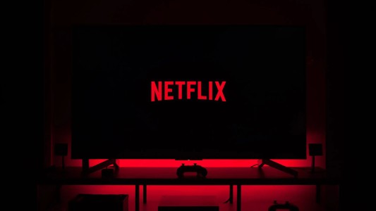 Netflix informó que consiguió 2,4 millones de suscriptores y su acción se disparó un 14%
