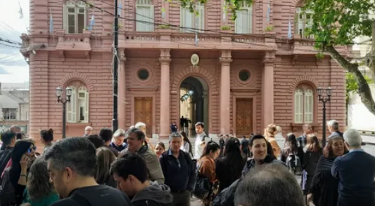 Evacuaron la Municipalidad y el Concejo de Rosario por una amenaza de bomba