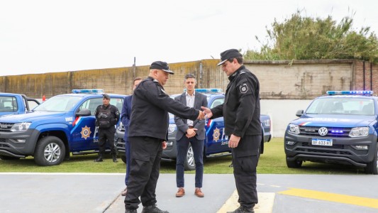 Se entregaron 10 camionetas para tareas de patrullaje en Santa Fe