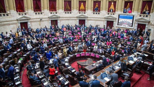 Sesiona Diputados por el Presupuesto 2023: incluyeron nueva tasa a pasajes aéreos