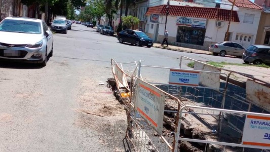 Chocó con su moto un corralito de Aguas Santafesinas y cayó al pozo