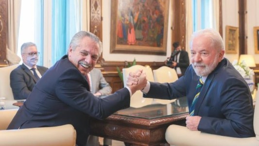 Alberto Fernández viaja a Brasil para encontrarse con Lula tras su victoria