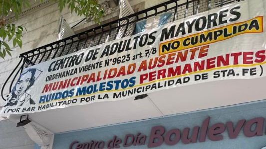 Con un pasacalles, un centro de día reclama por ruidos molestos: "Los pacientes no descansan"