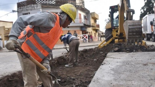 Se lleva adelante el Plan de Bacheo en barrio Centenario