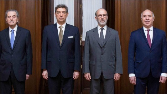 "Dictadura judicial" y "suma del poder público": acusaciones del oficialismo a la Corte Suprema