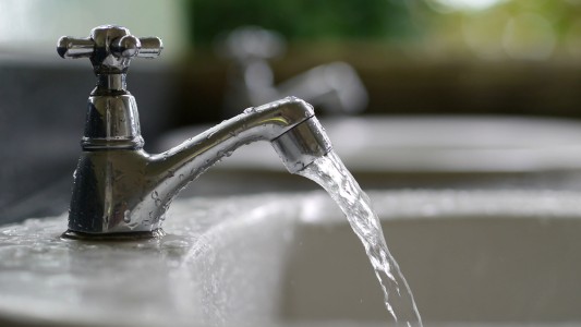 Se suspendió el corte de agua previsto para este domingo