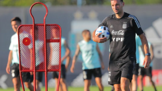 La Selección realiza una práctica abierta en Abu Dhabi con la presencia de Lionel Messi