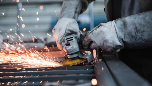 Perotti presenta el Programa de Asistencia al Trabajo Industrial