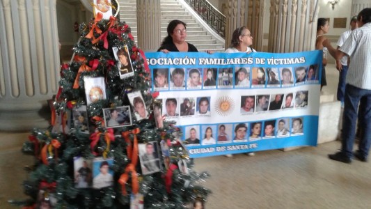 Familiares de víctimas de inseguridad armaron el Árbol de la Memoria