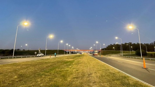 Se inaugura nueva iluminación led en el primer tramo de 8 km de la autopista Santa Fe-Rosario