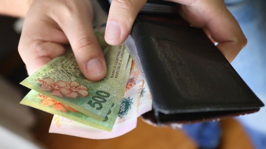 El Gobierno oficializó cómo serán los aumentos del salario mínimo hasta marzo