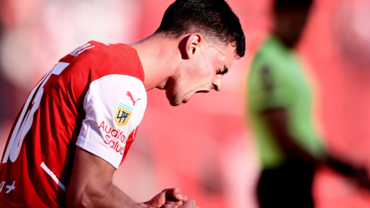 Colón intenta seducir al volante creativo Alan Soñora