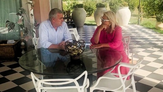 Carrió cerró un acuerdo electoral con Morales y no descartó ser candidata