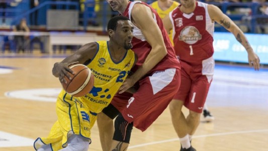 Básquet: Unión apuesta a un alero estadounidense para reforzarse