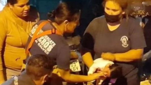 Villa Gobernador Gálvez: Atacan a piedrazos a una bombera voluntaria