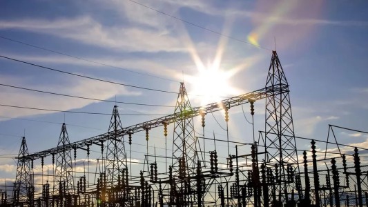 Por la ola de calor, recuerdan medidas para disminuir el consumo eléctrico