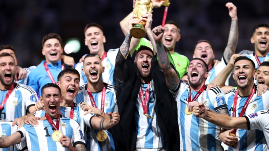 A un mes de la gloria en Qatar, los récords de Messi y un festejo histórico