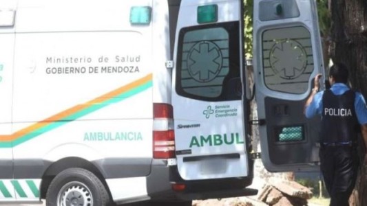 Llevaba a su hijo en bicicleta y fueron atropellados: ambos murieron en el acto y el conductor escapó